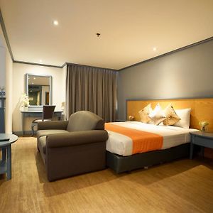 Corner Suite